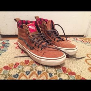 brown suede sk8-hi vans!